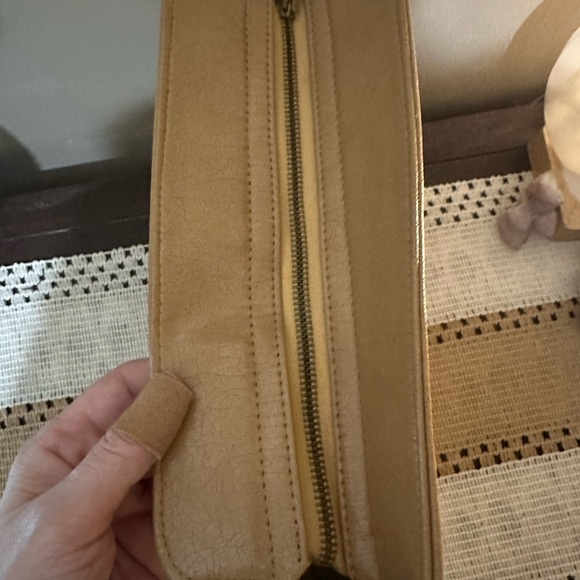 Vintage Julius Resnick Tan Faux Leather Handbag - Picture 7 of 14